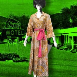 Vintage 1960s Quilted Hostess Gown Pink Sash Lounge Robe Psychedelic Print